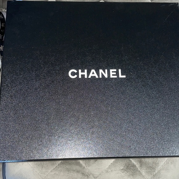 Beautiful Chanel boots! Short, beige, silver C’s - Picture 15 of 15